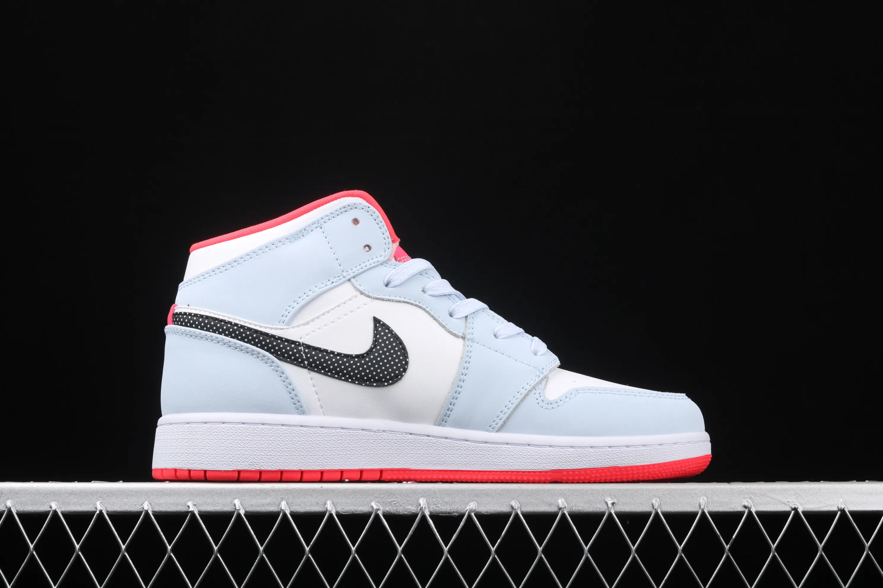 All categories Air Jordan Jordan series basketball shoes Air Jordan 1 Mid Air Jordan 1 Mid AJ1 Joe 1 snowflake ice blue color mid-top basketball shoes 555112-400